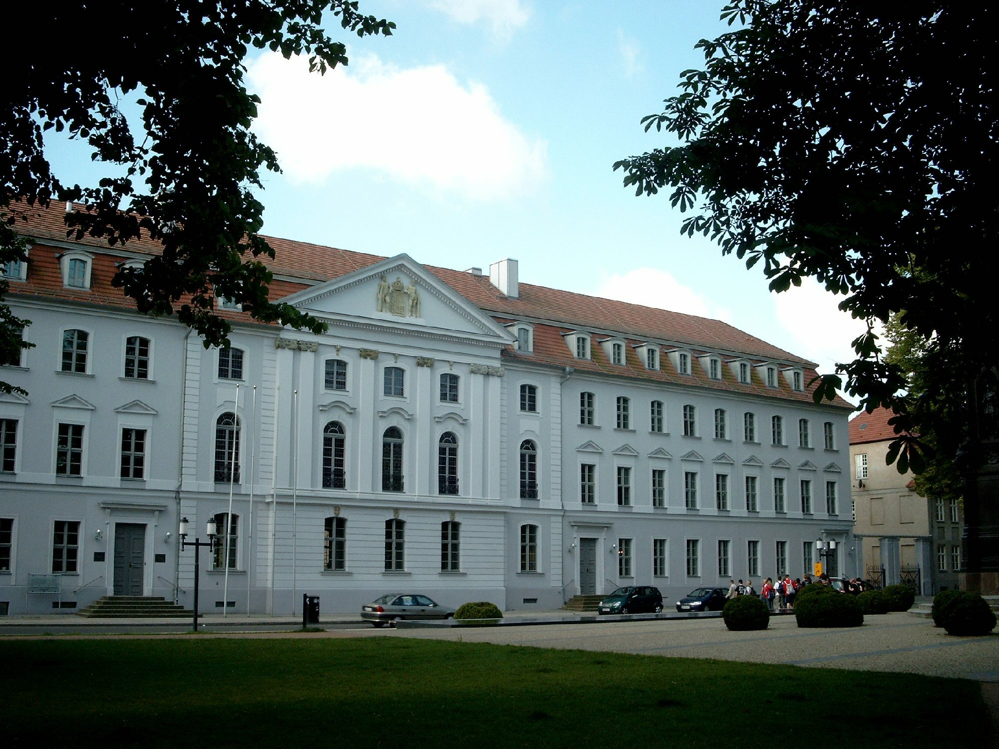 emau_strasenseite_2010_hs